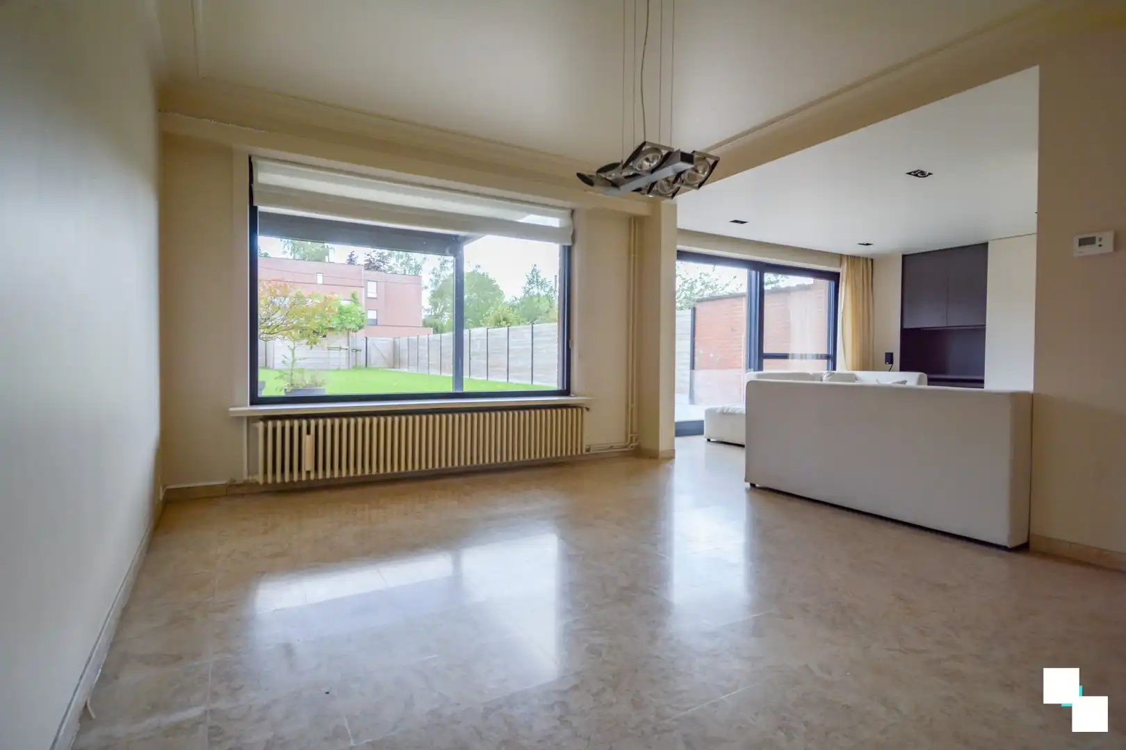 Ruime gesloten woning met 3 slaapkamers en prachtige tuin foto 6