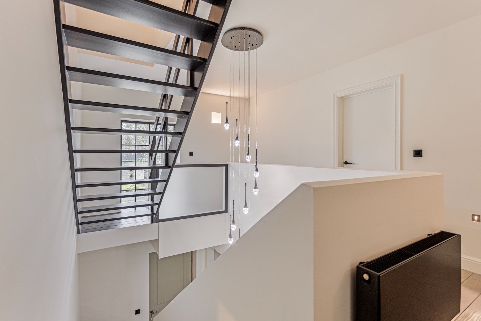 Ruim ingedeelde kwalitatieve villa op 12 are met adembenemd zicht op achterliggend groen. foto 18