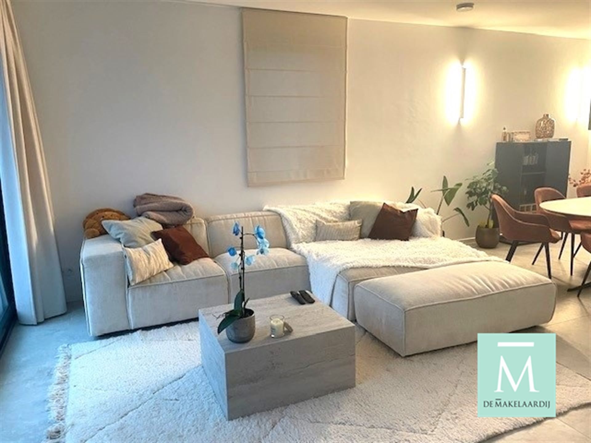 Super gezellig nieuwbouwappartement met 2 slaapkamers en groot terras op toplocatie! foto 2