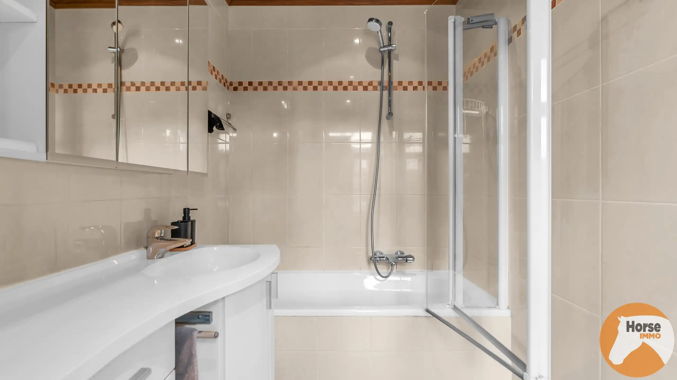 LOKEREN - Charmante woning met schuur en aanpalende weide  foto 18