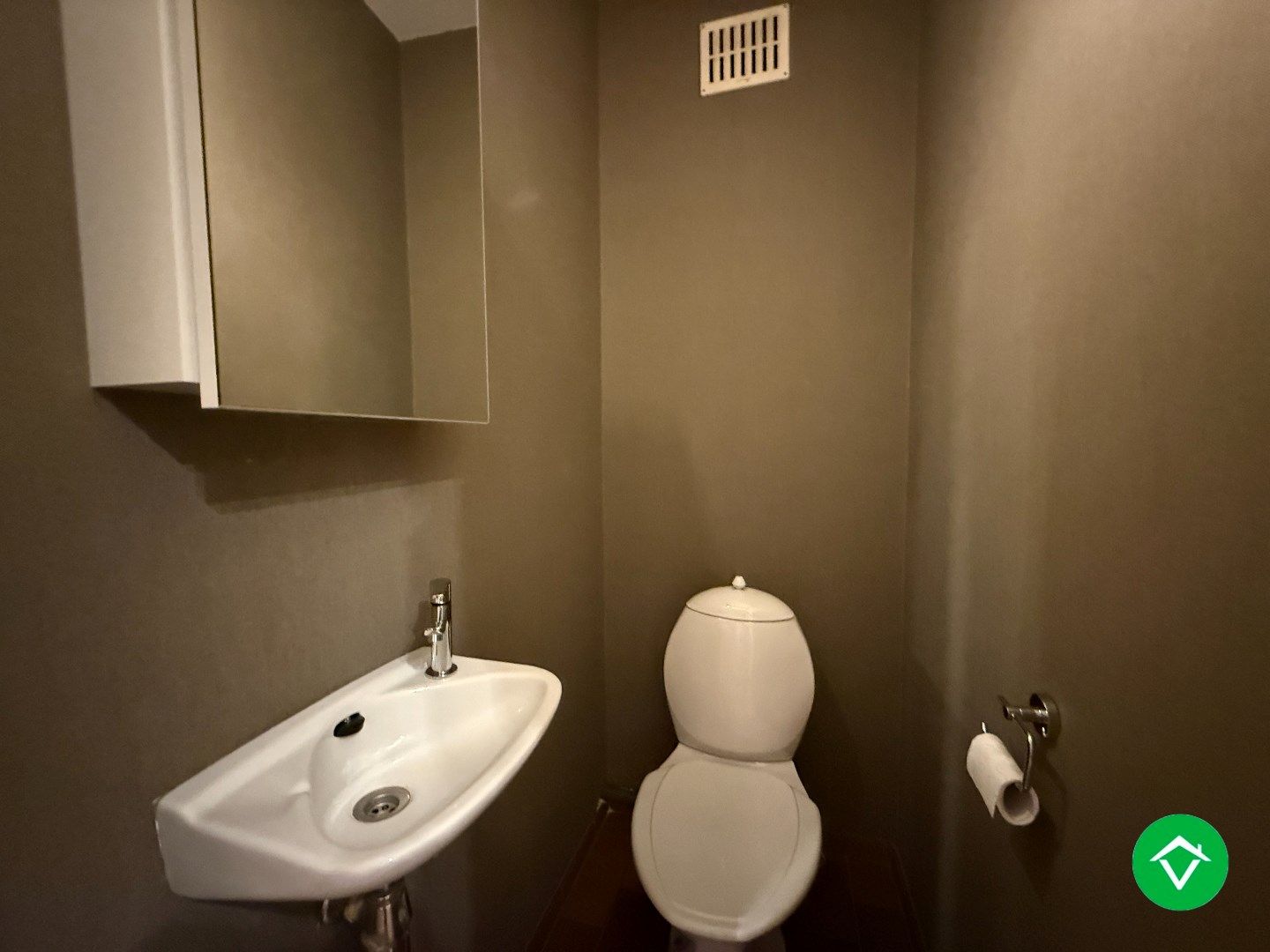 Gelijkvloers appartement met 2 slaapkamers in het centrum van Roeselare foto 7