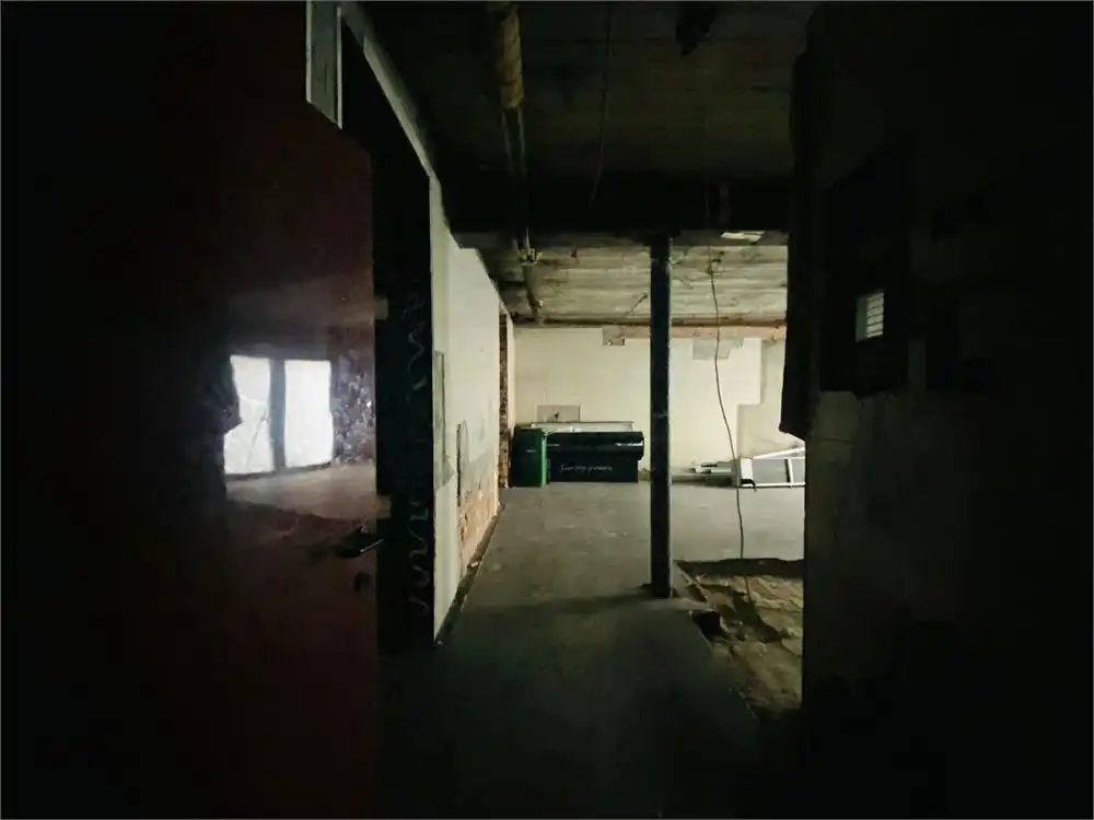 IN OPTIE - RUIM handelspand in het centrum van Hove foto 13