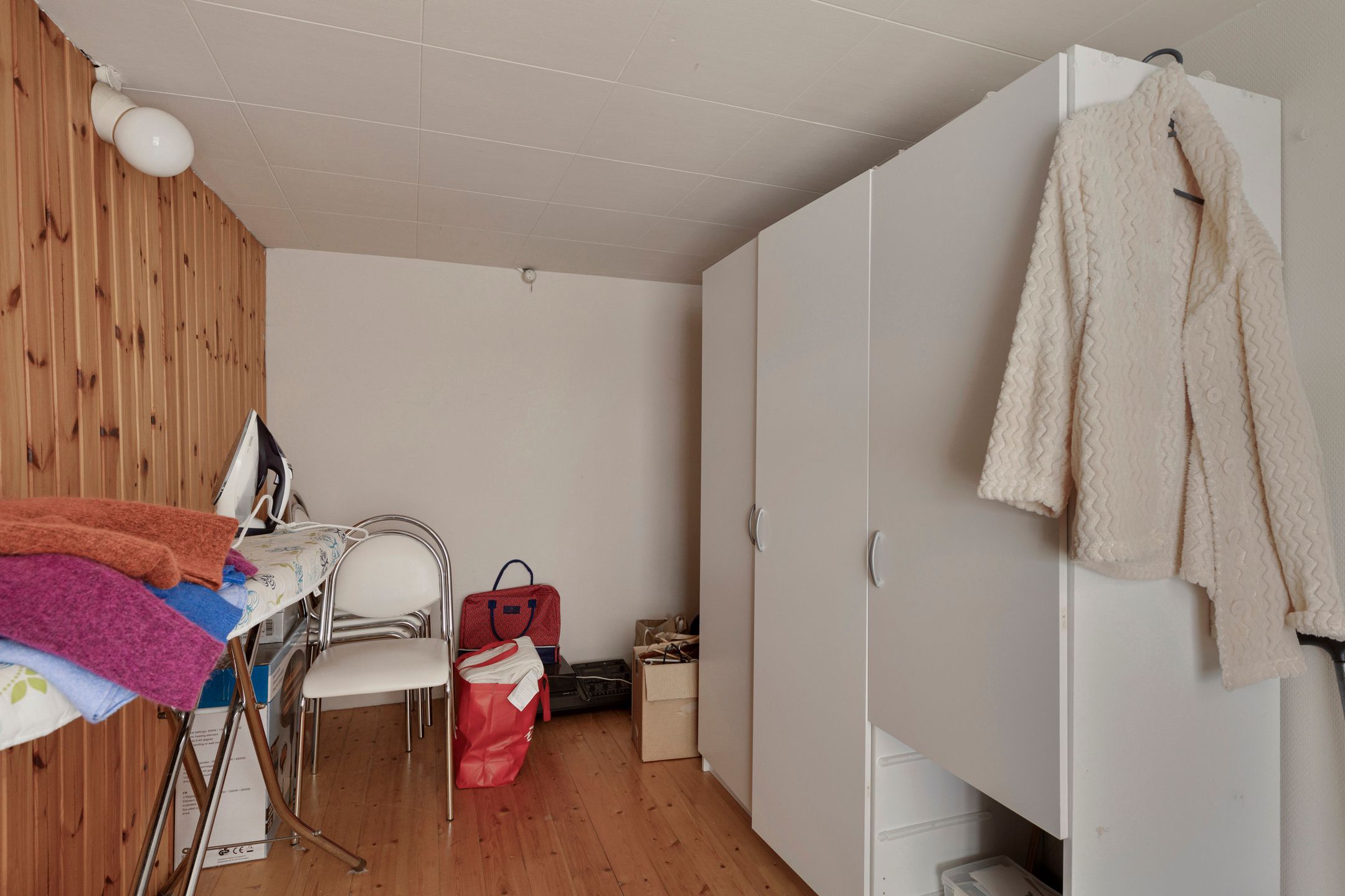 Te renoveren woning met grote garage/werkplaats op 941m² foto 18