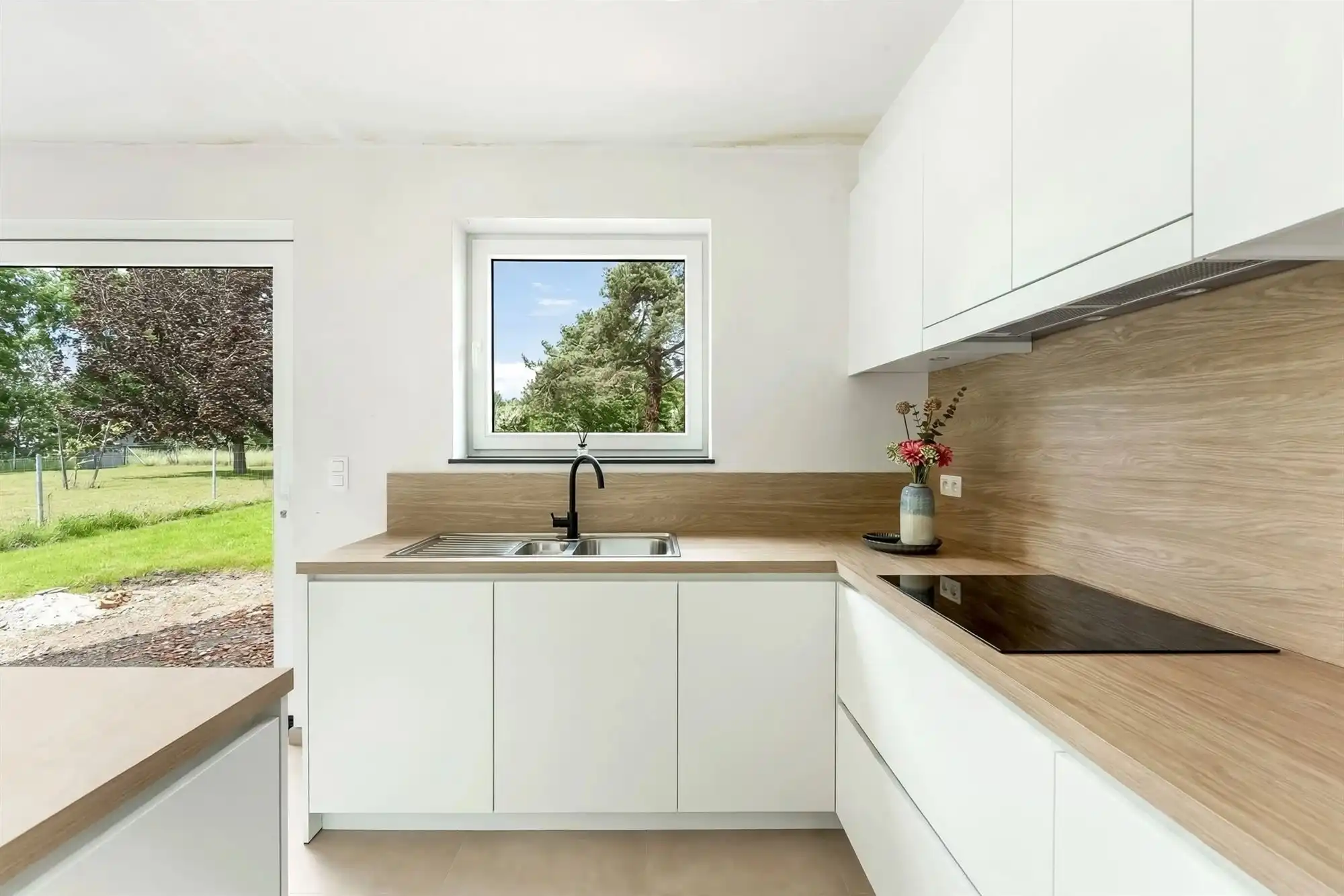 VOLLEDIG AFGEWERKTE NIEUWBOUWWONING TEGEN NATUURGEBIED! foto 4