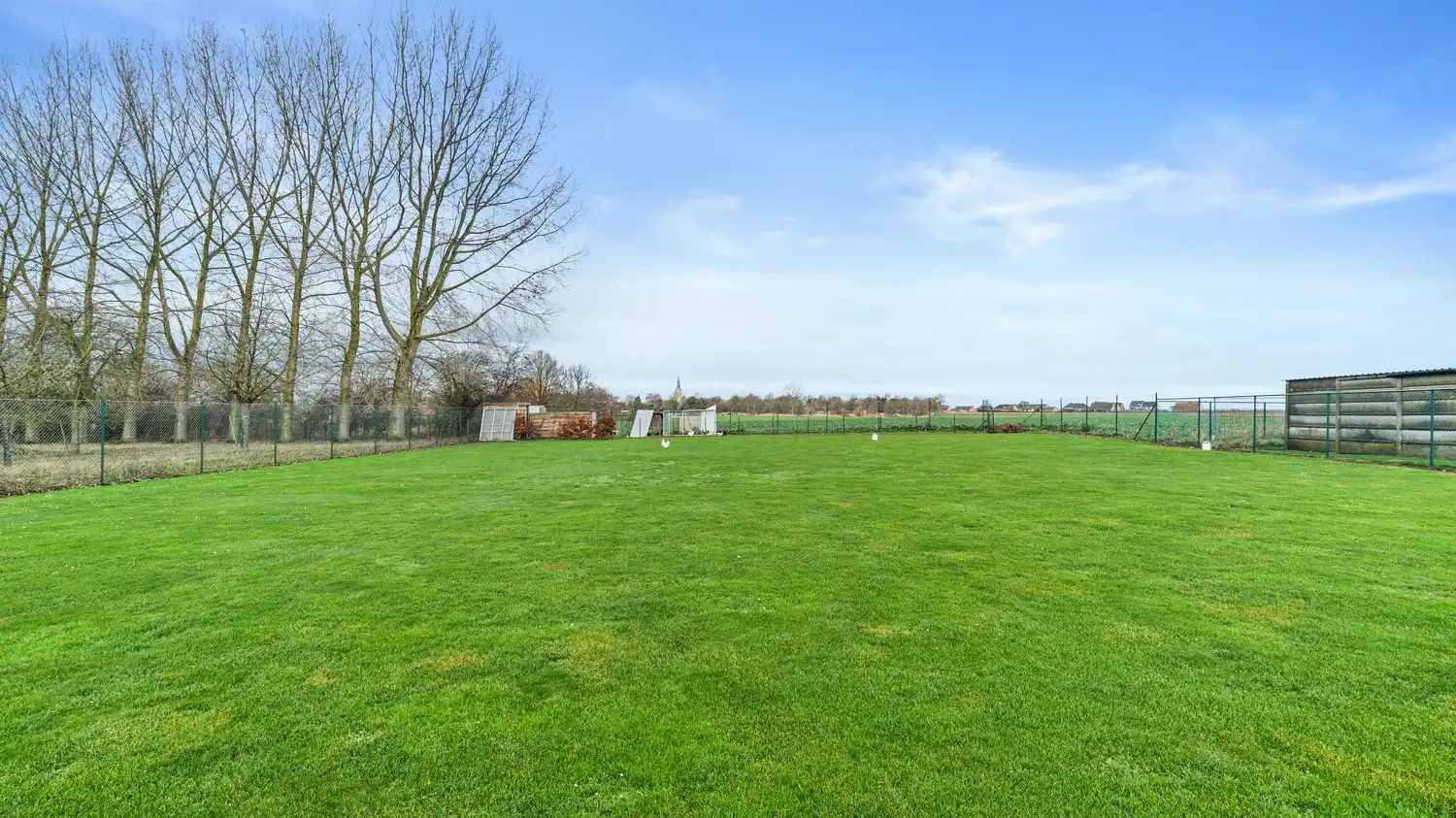 Instapklare woning met 3 slaapkamers en zeer grote tuin foto 25