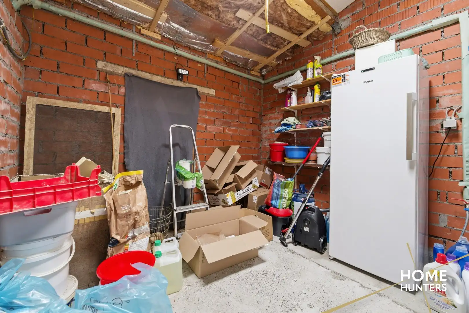 Te renoveren woning met 3 slaapkamers en ruime garage in Vlamertinge foto 11