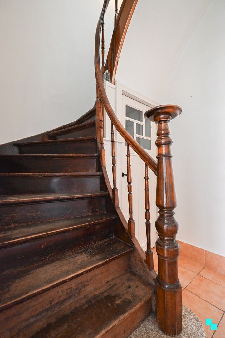 Karaktervolle charmewoning in hartje Izegem foto 4