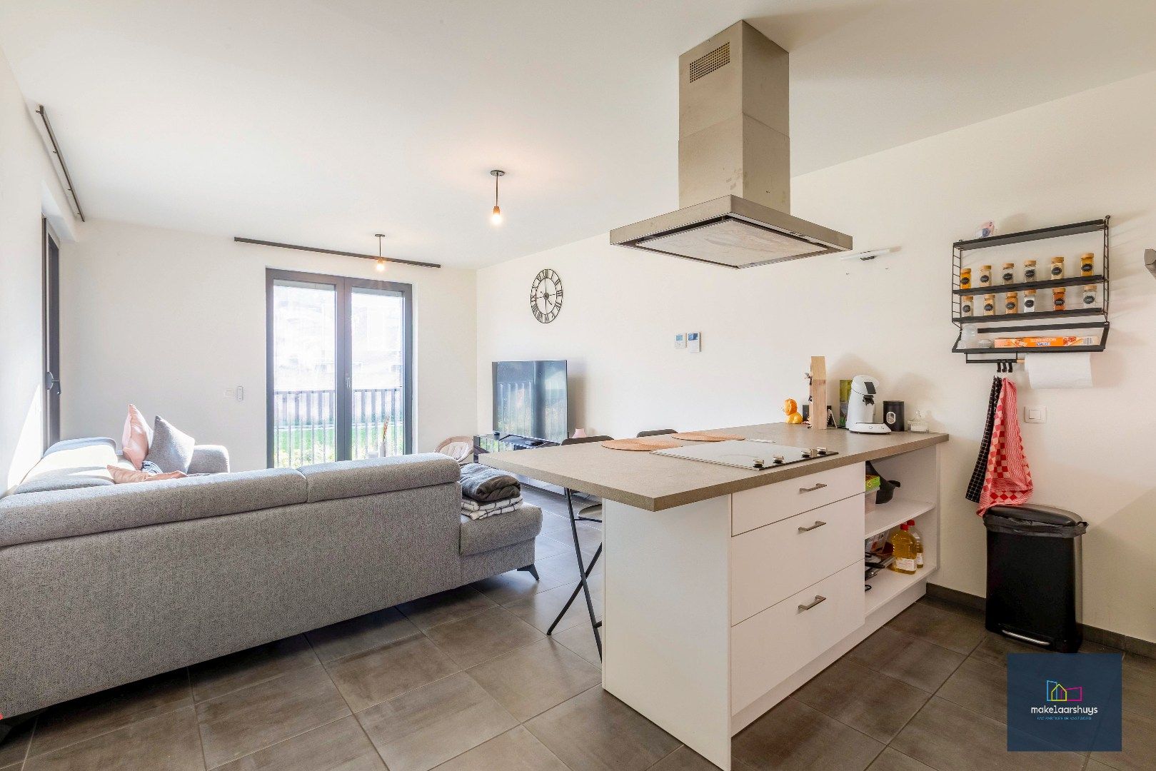 Schitterend 1-slpk.appartement met berging en ondergrondse staanplaats.  foto 6