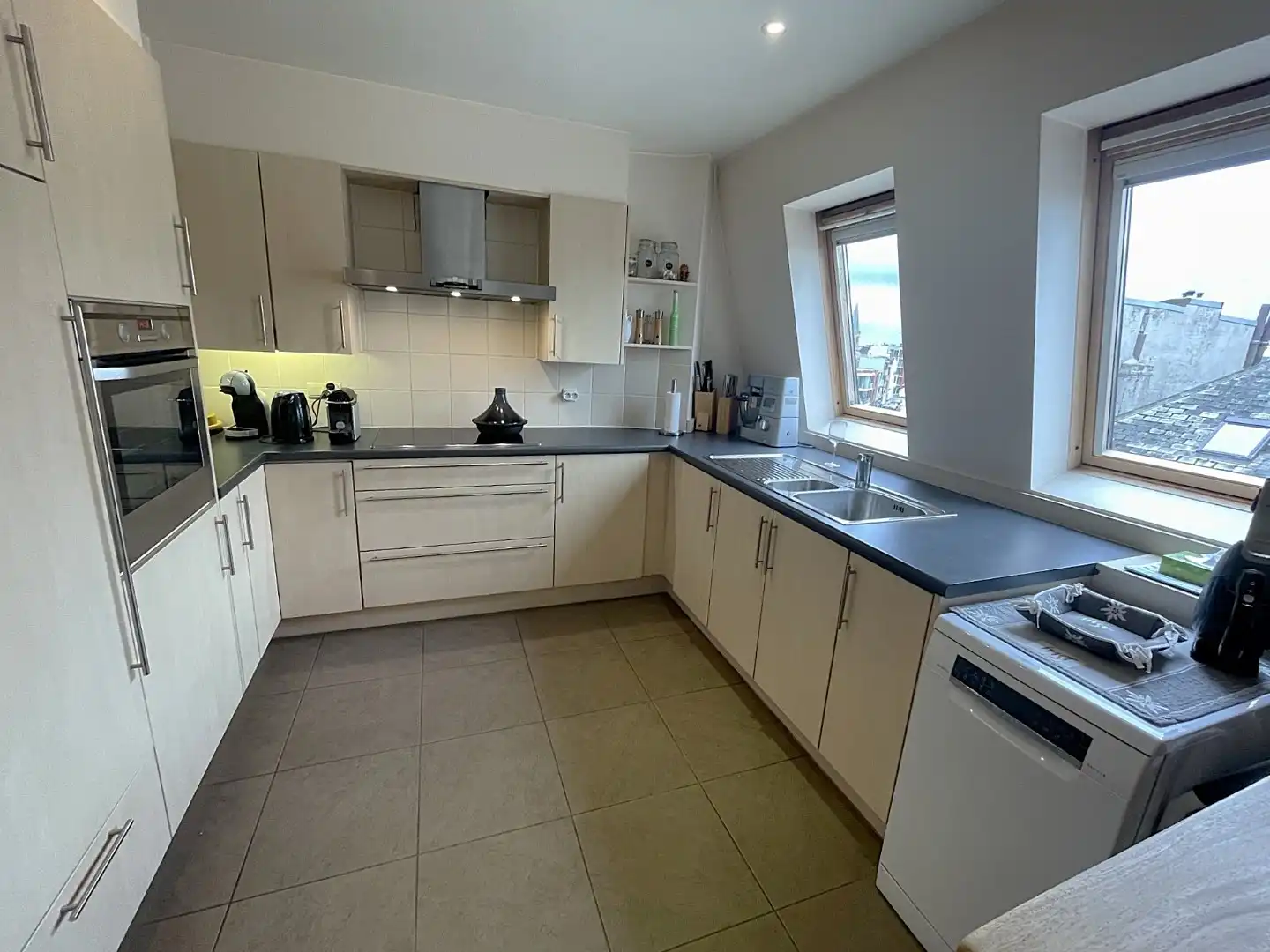 Zeer ruim en recent duplex appartement in het hart van Wenduine (137 m² – EPC: C – bouwjaar 2005) foto 7