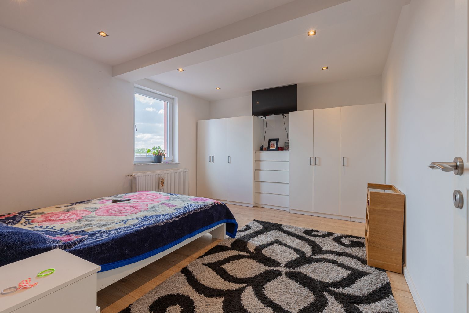Gerenoveerde woning op wandelafstand van het centrum! foto 10