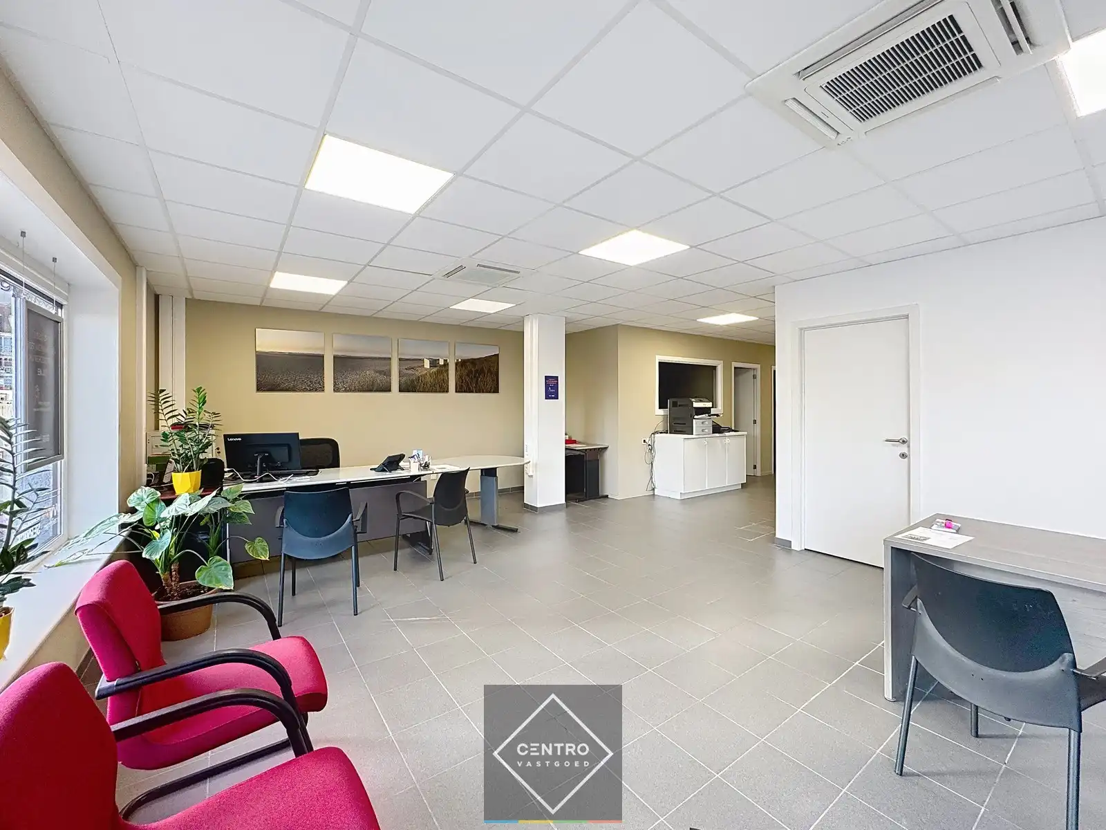 VERHUURD handelsgelijkvloers met 5,5% rendement! foto 3