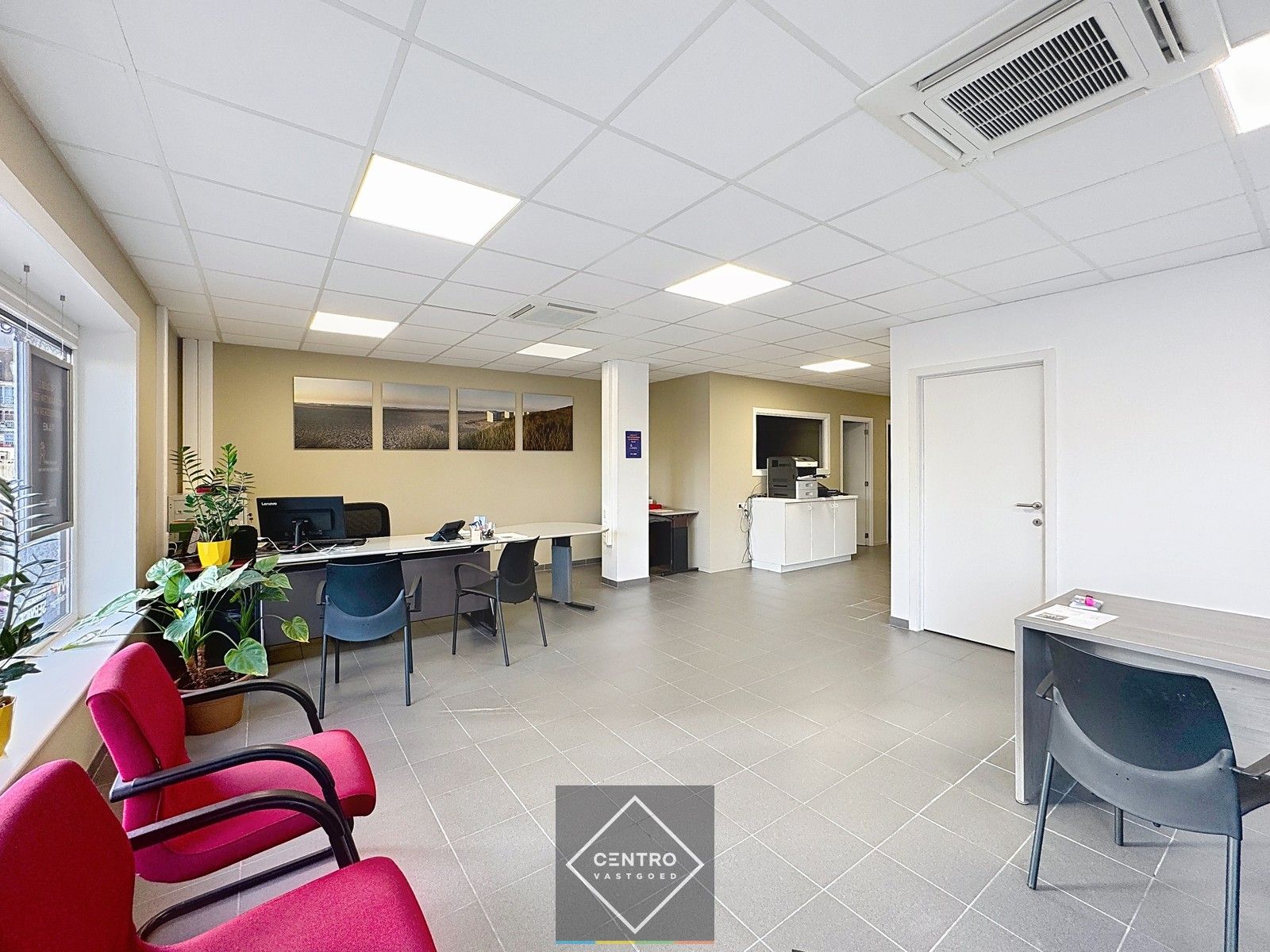 VERHUURD handelsgelijkvloers met 5,5% rendement! foto 3