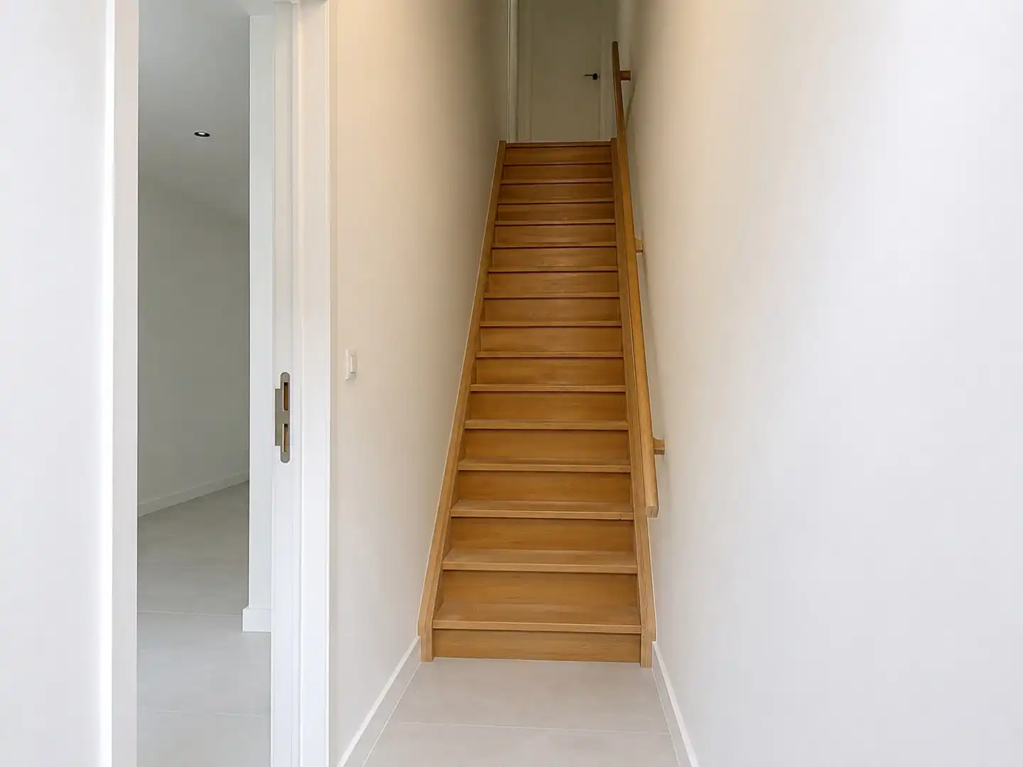 Interessante investeringsopportuniteit – 2 gerenoveerde appartementen! foto 2