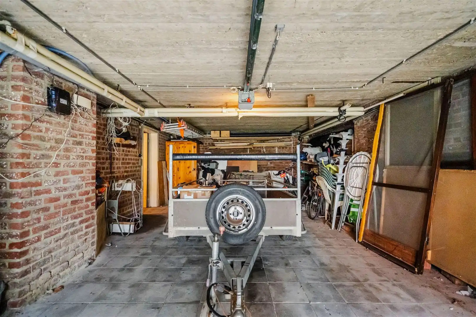 Commercieel uitstekend gelegen woning met tal van mogelijkheden foto 24