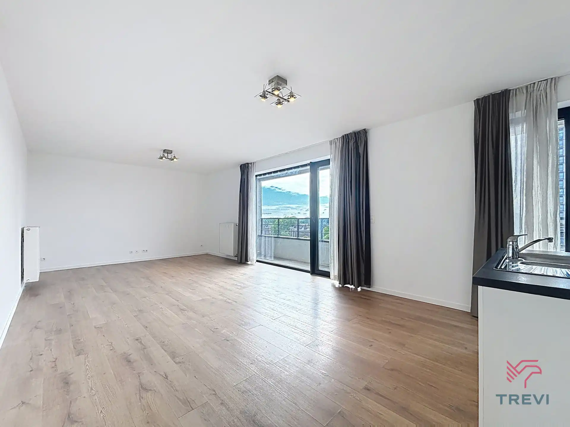 Mooi appartement met 2 slaapkamers + parkeerplaats foto 2