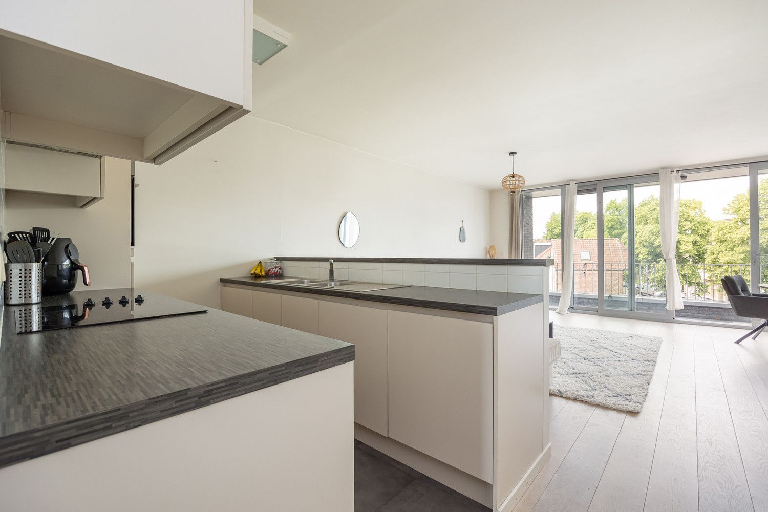 Energiezuinig (EPC A!) en verhuurd 2 slk-appartement (90m²) in een kwaliteitsvol en recent gebouw op de grens Mortsel/Berchem met optionele ondergrondse parking foto 8