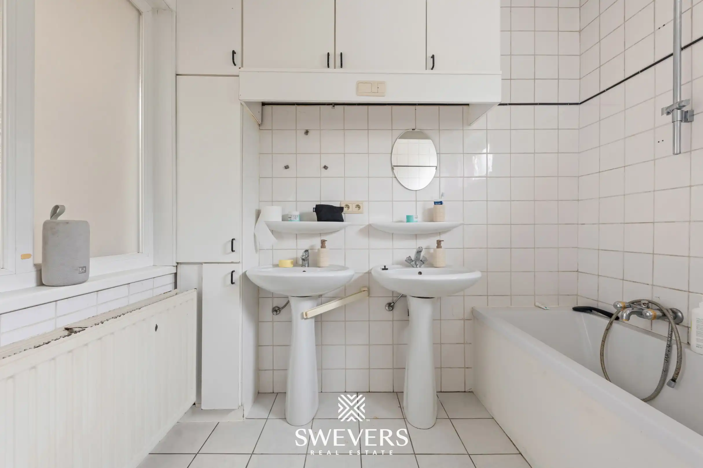 Te renoveren woning met 4 slaapkamers en 4 garages te Beringen foto 12