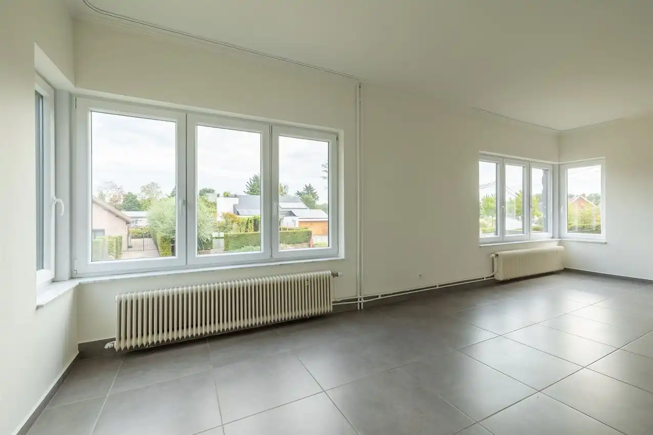 Volledig gerenoveerde woning met 3 slpk., veranda en magnifiek zicht vandaaruit foto 7