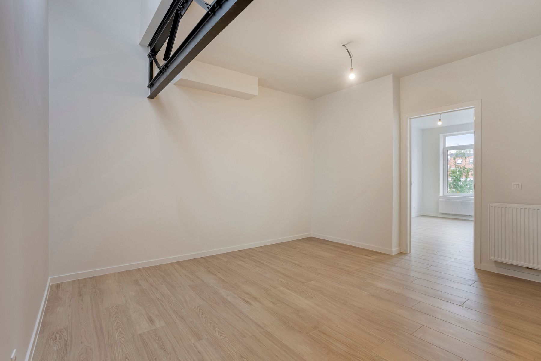 Stijlvol gerenoveerd duplex-appartement met terras foto 11