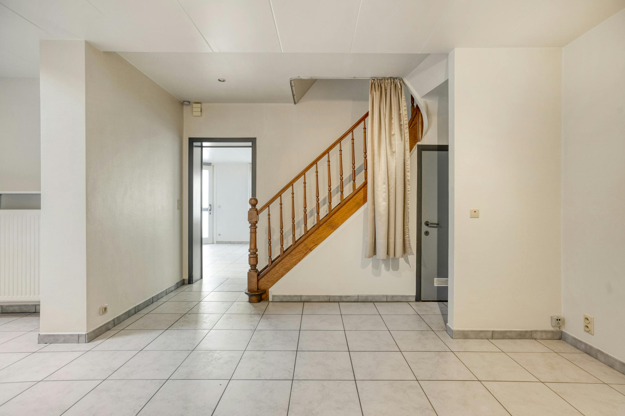 Instapklaar huis te koop in Ieper centrum foto 10