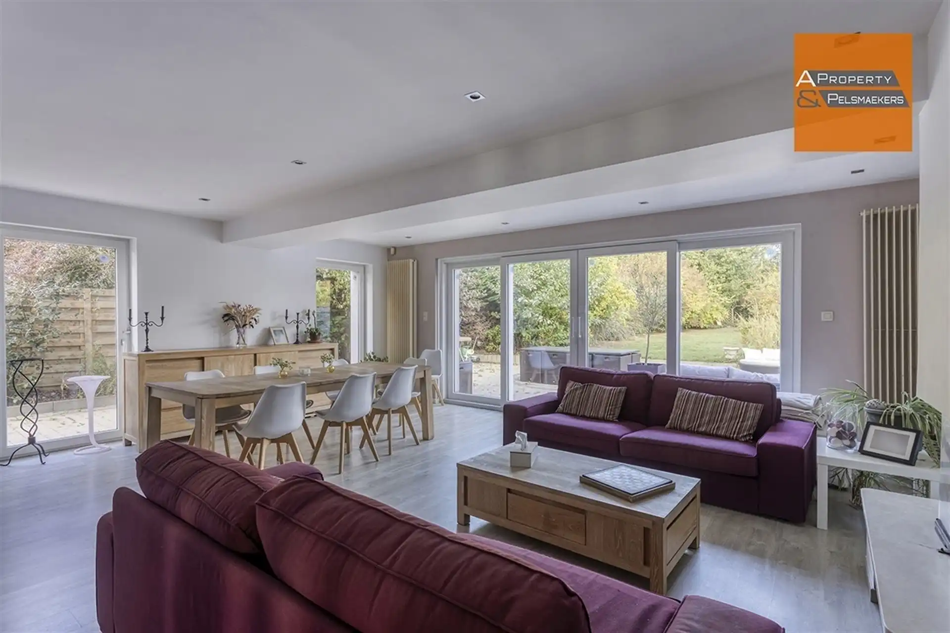 Ruime en instapklare woning met prachtige tuin in Duisburg foto 2