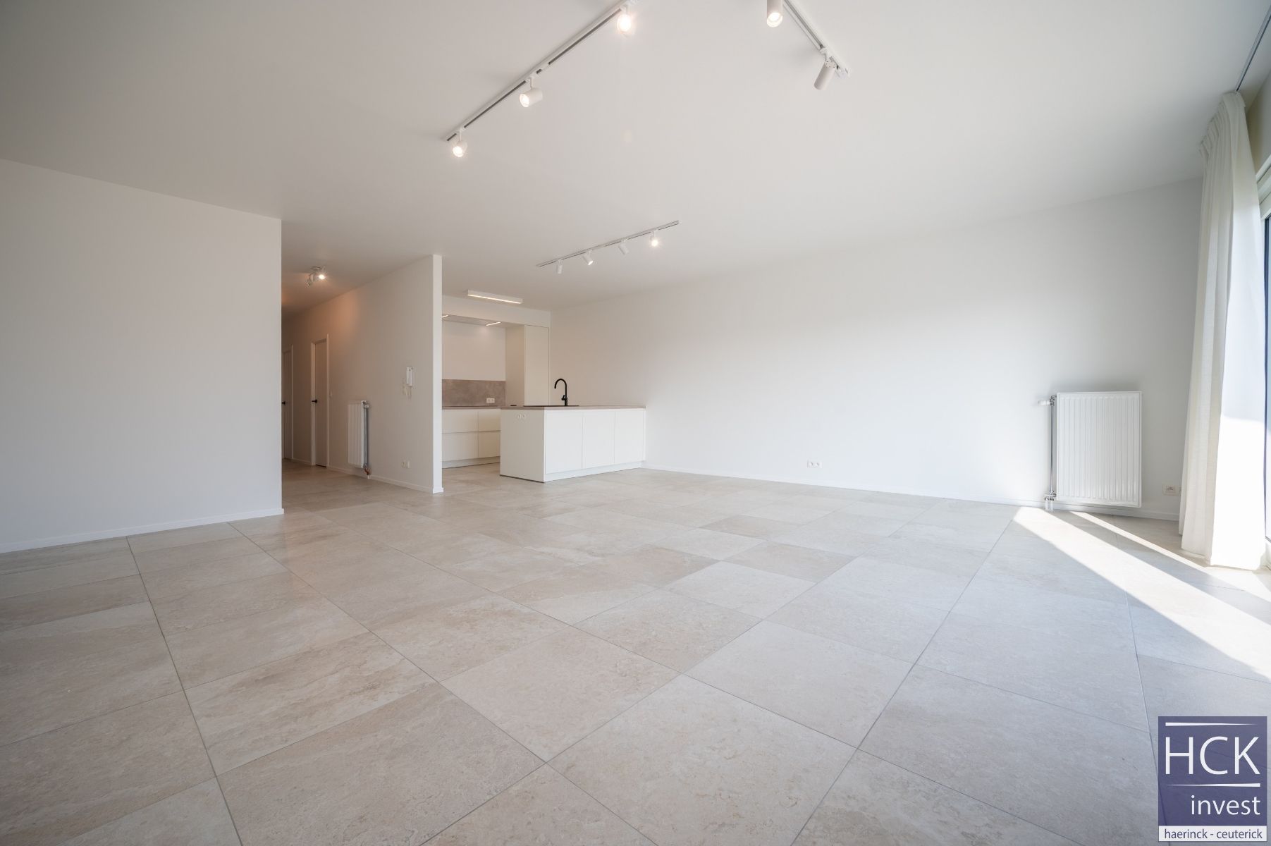WAREGEM - Prachtig gerenoveerd appartement met 2 SLPK. en terras foto {{pictureIndex}}