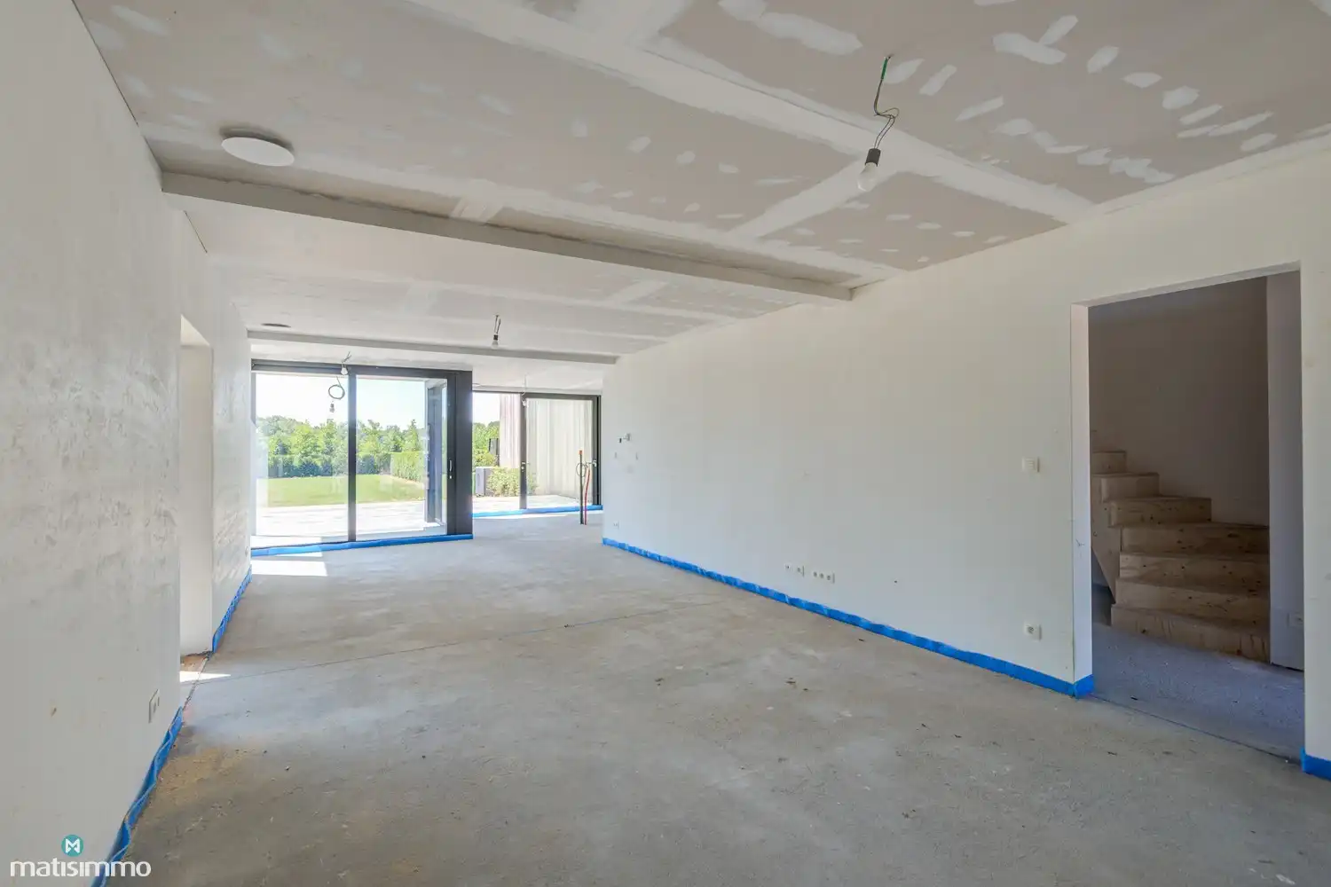 ENERGETISCH GERENOVEERDE GEZINSWONING MET 3 SLAAPKAMERS EN RUIME TUIN TE VLIERMAALROOT foto 4