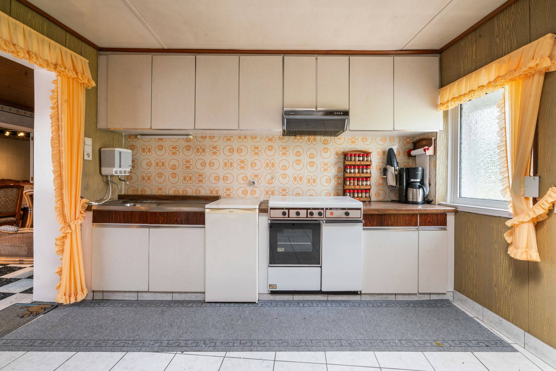 Renovatieproject op prachtige door groen omgeven ligging  foto 5