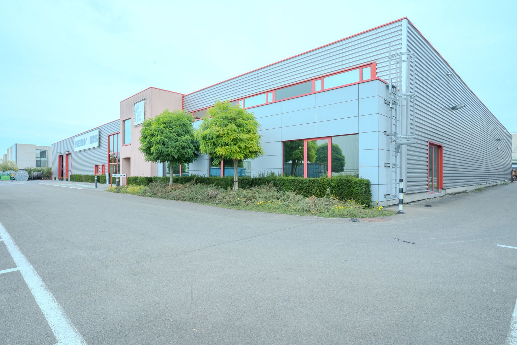 Strategisch gelegen gebouw te huur in de Haven van Antwerpen foto 3