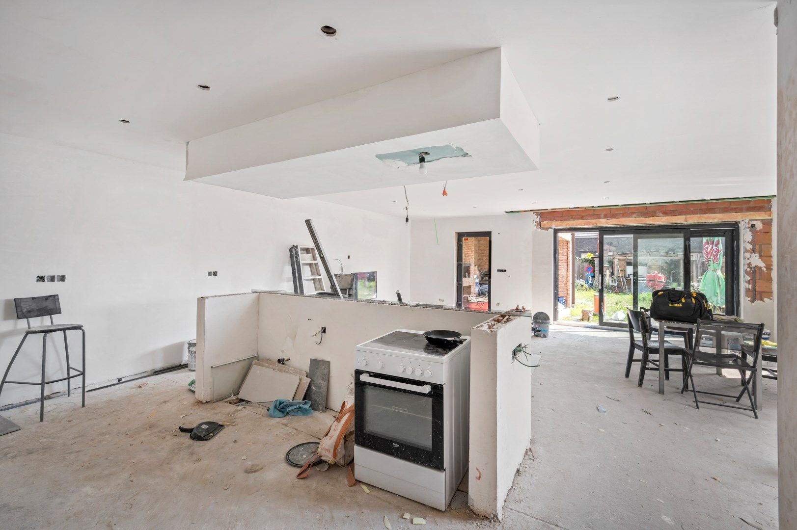 VERDER AF TE WERKEN WONING MET 5 SLPKS EN 2 BADKAMER IN EEN RUSTIGE WIJK foto 10