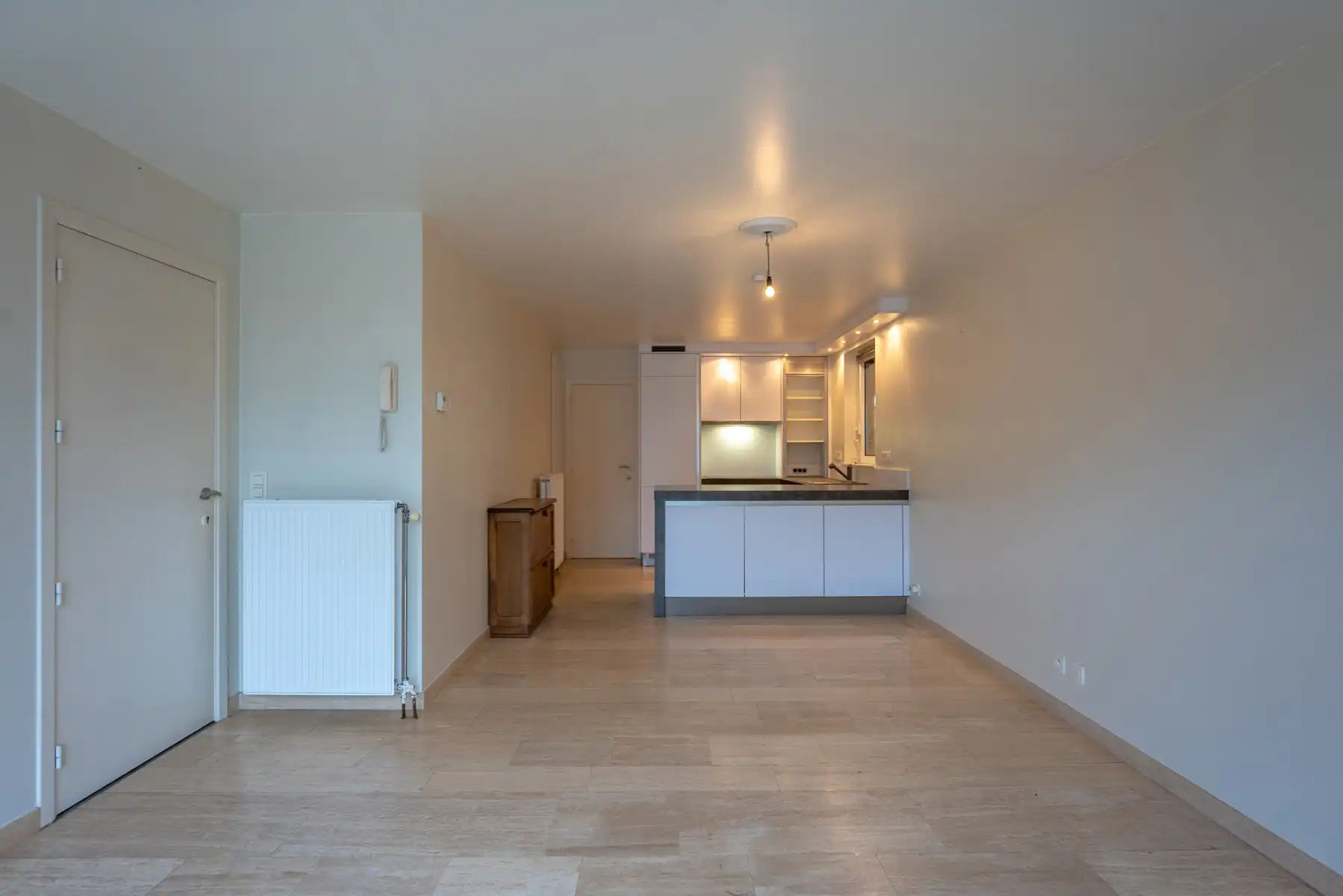 Gelijkvloers appartement met twee slaapkamers en garage  foto 3