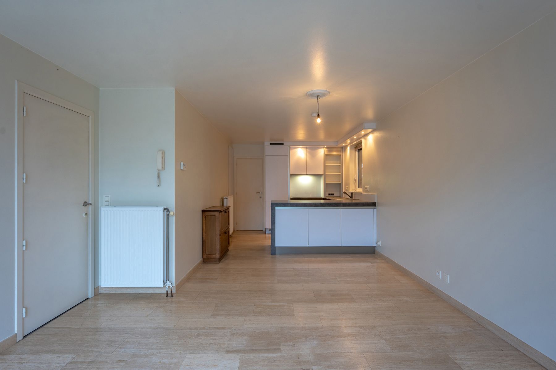 Gelijkvloers appartement met twee slaapkamers en garage  foto 3