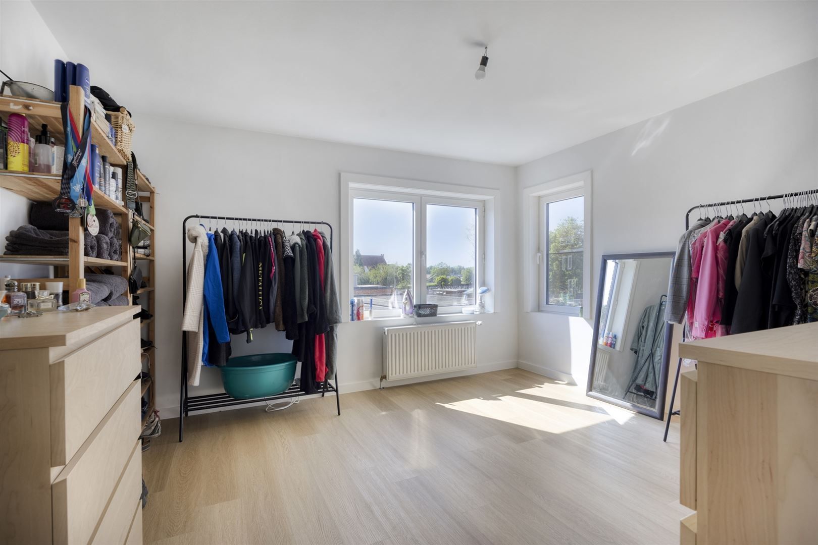 TE KOOP : Gerenoveerde eengezinswoning met 3 slaapkamers! foto 14