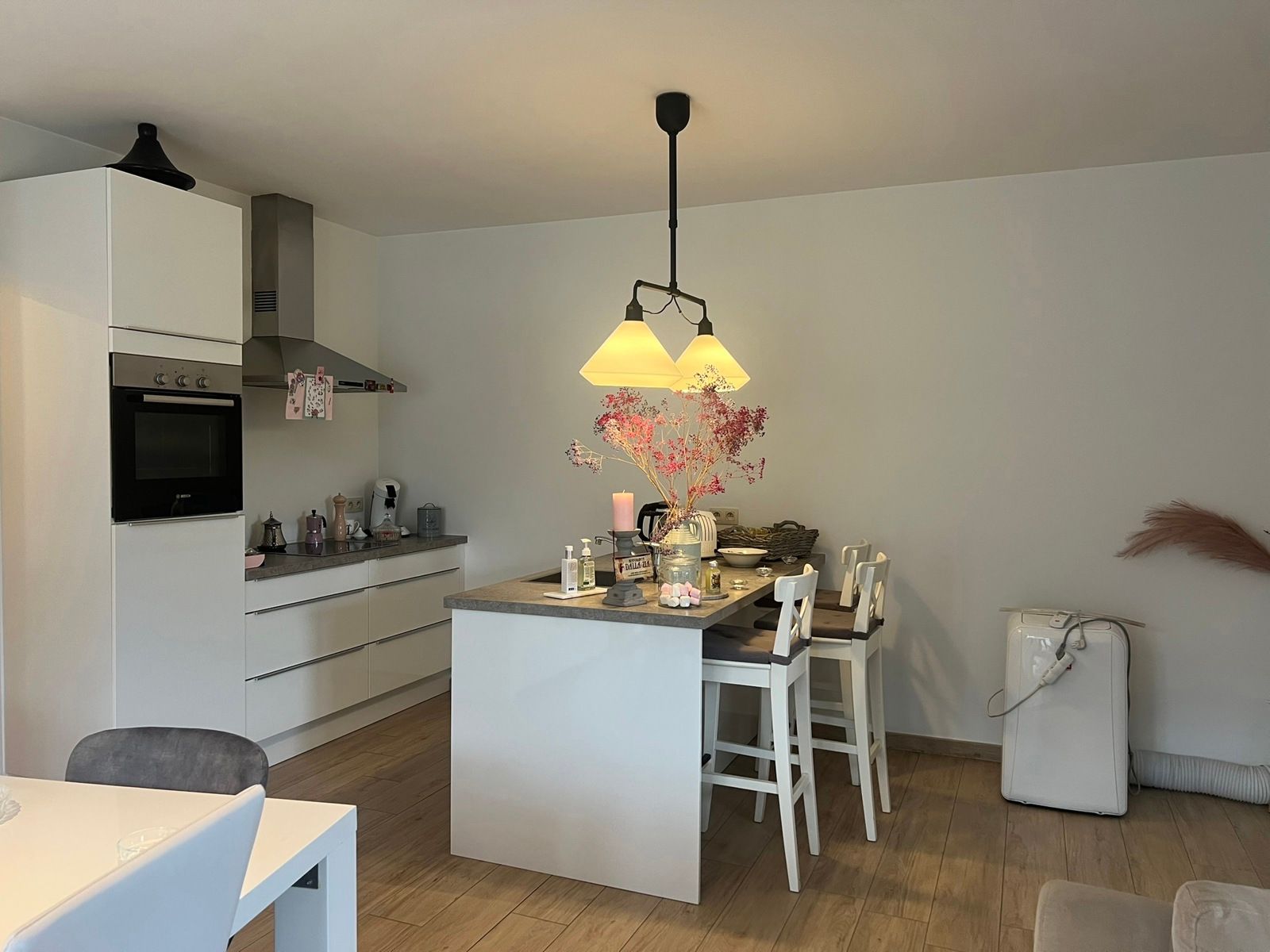 Gezellig, lichtrijk appartement te huur foto 4