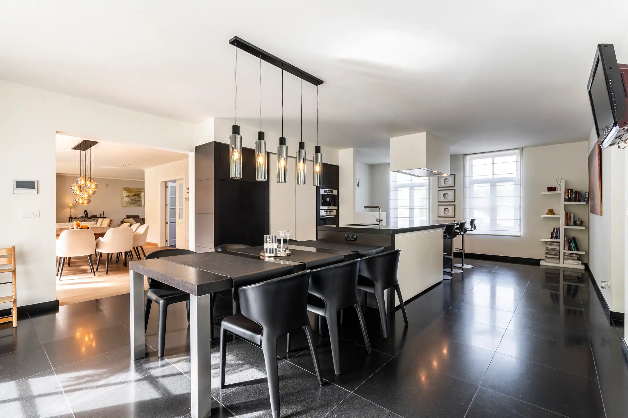 Instapklare villa met 4 slpks en binnenzwembad op 2232m² foto 7