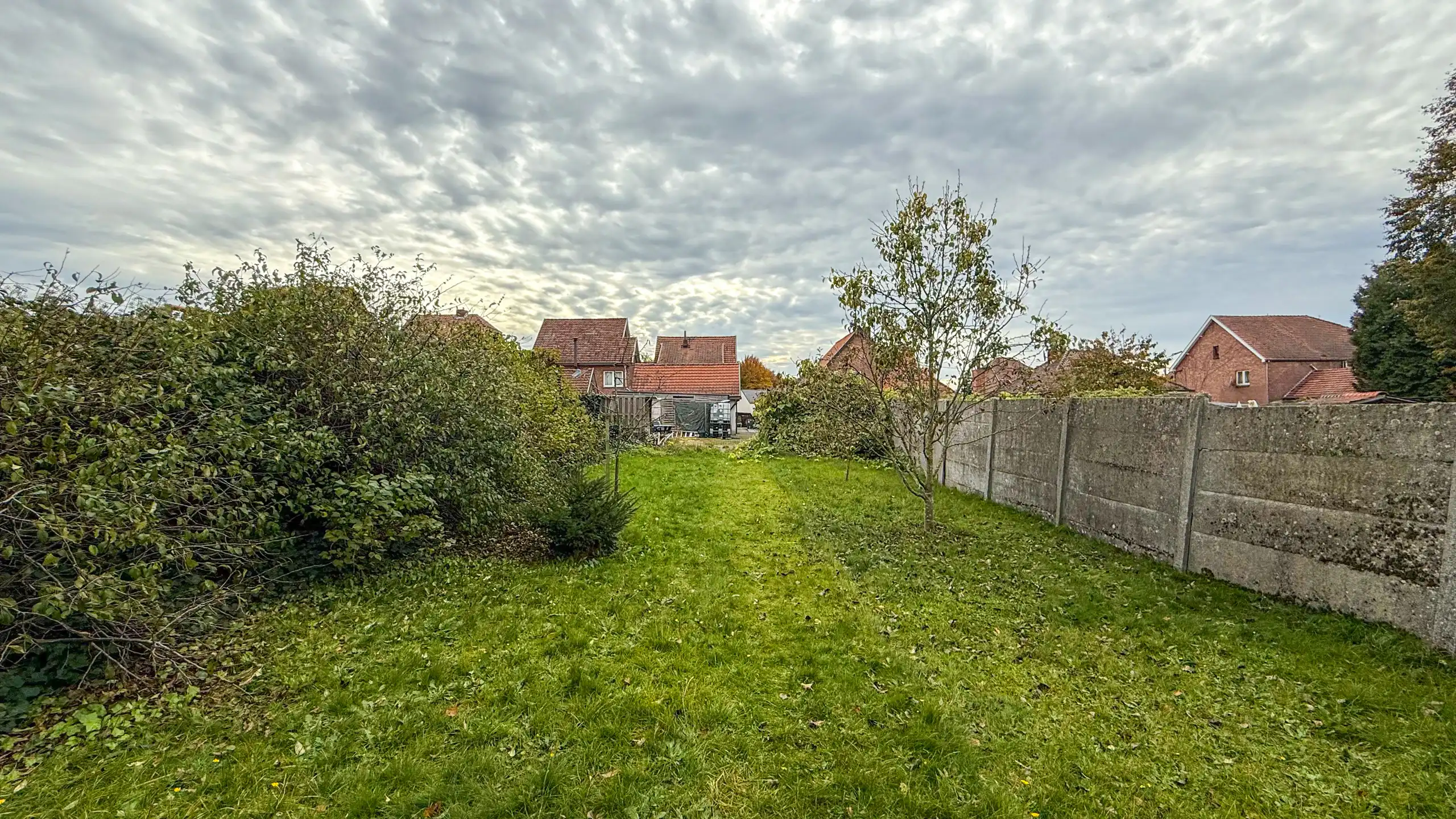 Half open gezinswoning, centraal gelegen, met 3 slaapkamers! foto 30