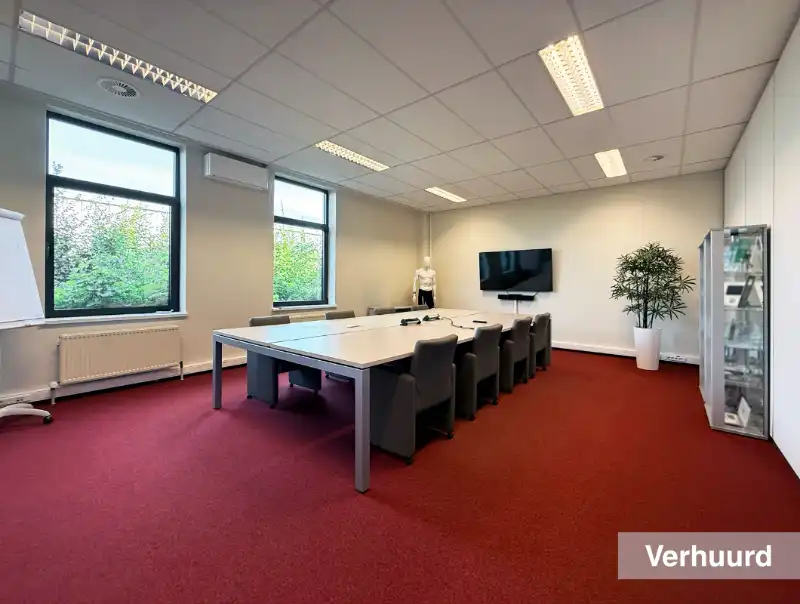 Sint-Niklaas - TE KOOP: Bedrijfsgebouw voor eigen gebruik of investering foto 11