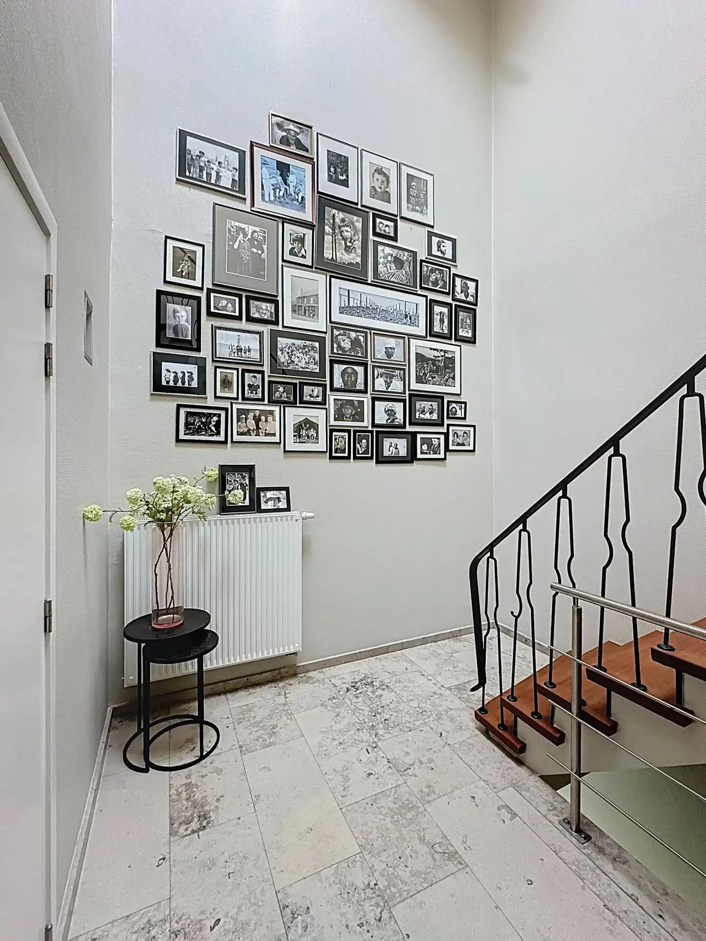 Zeer ruim en luxueus appartement met 2 slaapkamers, terras, tuin en overdekte staanplaats. foto 2