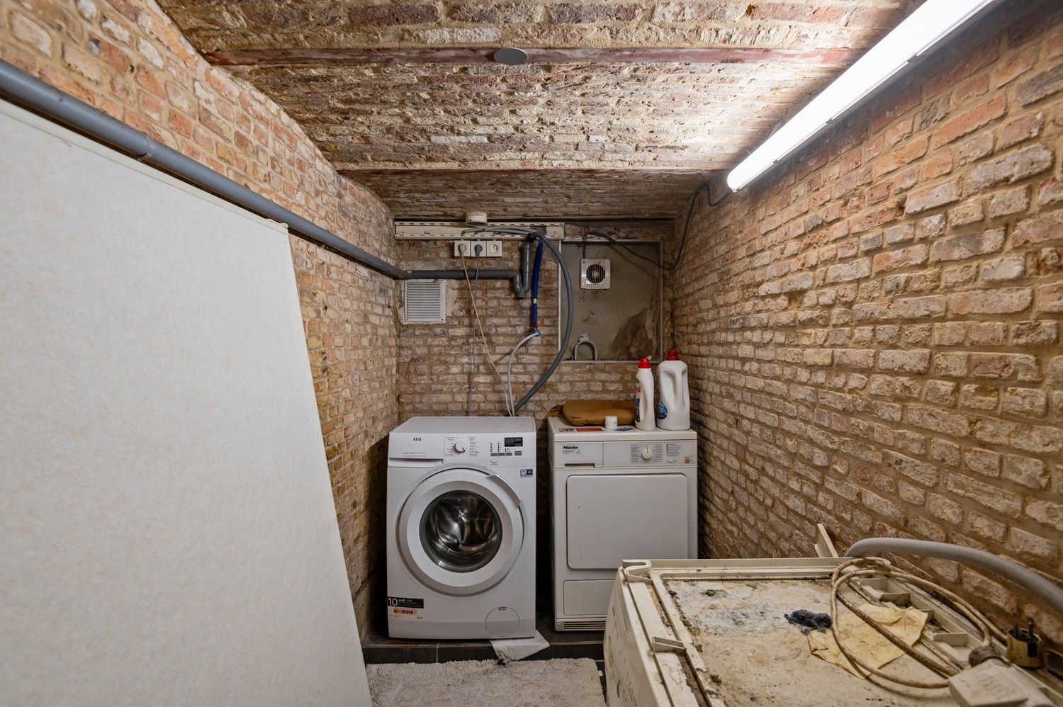 Instapklare woning met 2 slaapkamers en tuin te Lier! foto 16