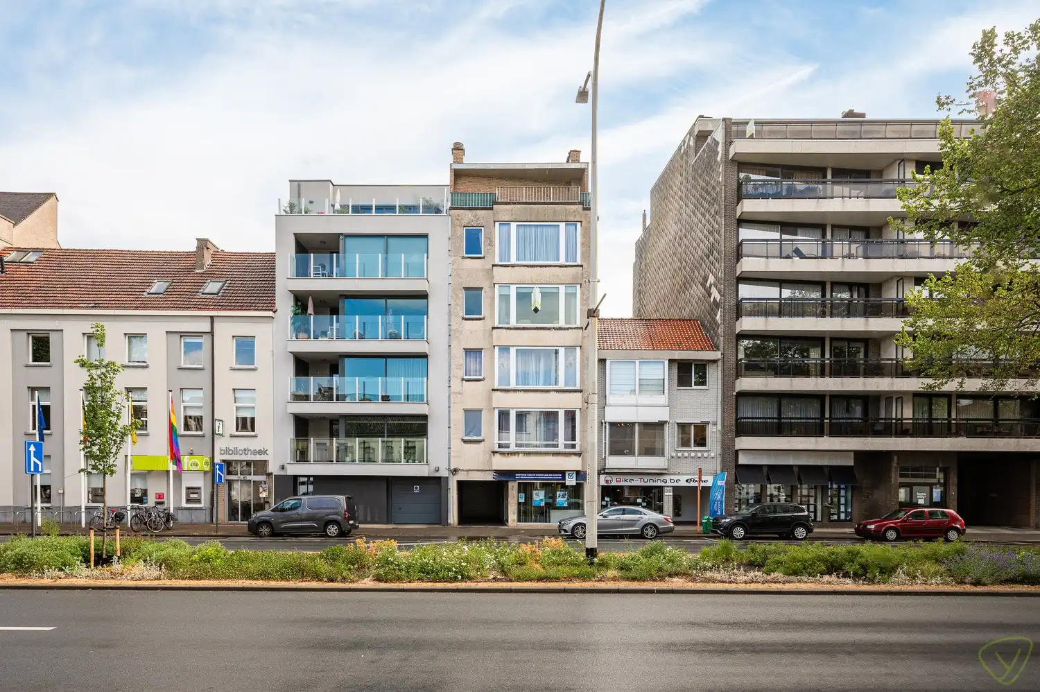 Centraal gelegen appartement met 2 slaapkamers in Eeklo foto {{pictureIndex}}