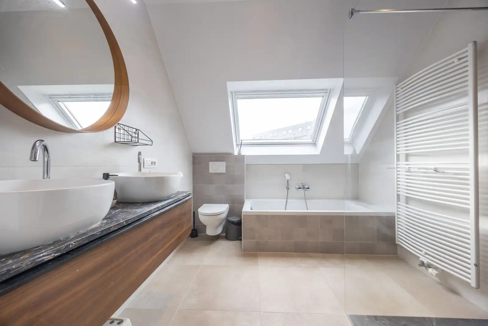 Recente vrijstaande villa op een royaal perceel (1044 m2) foto 15