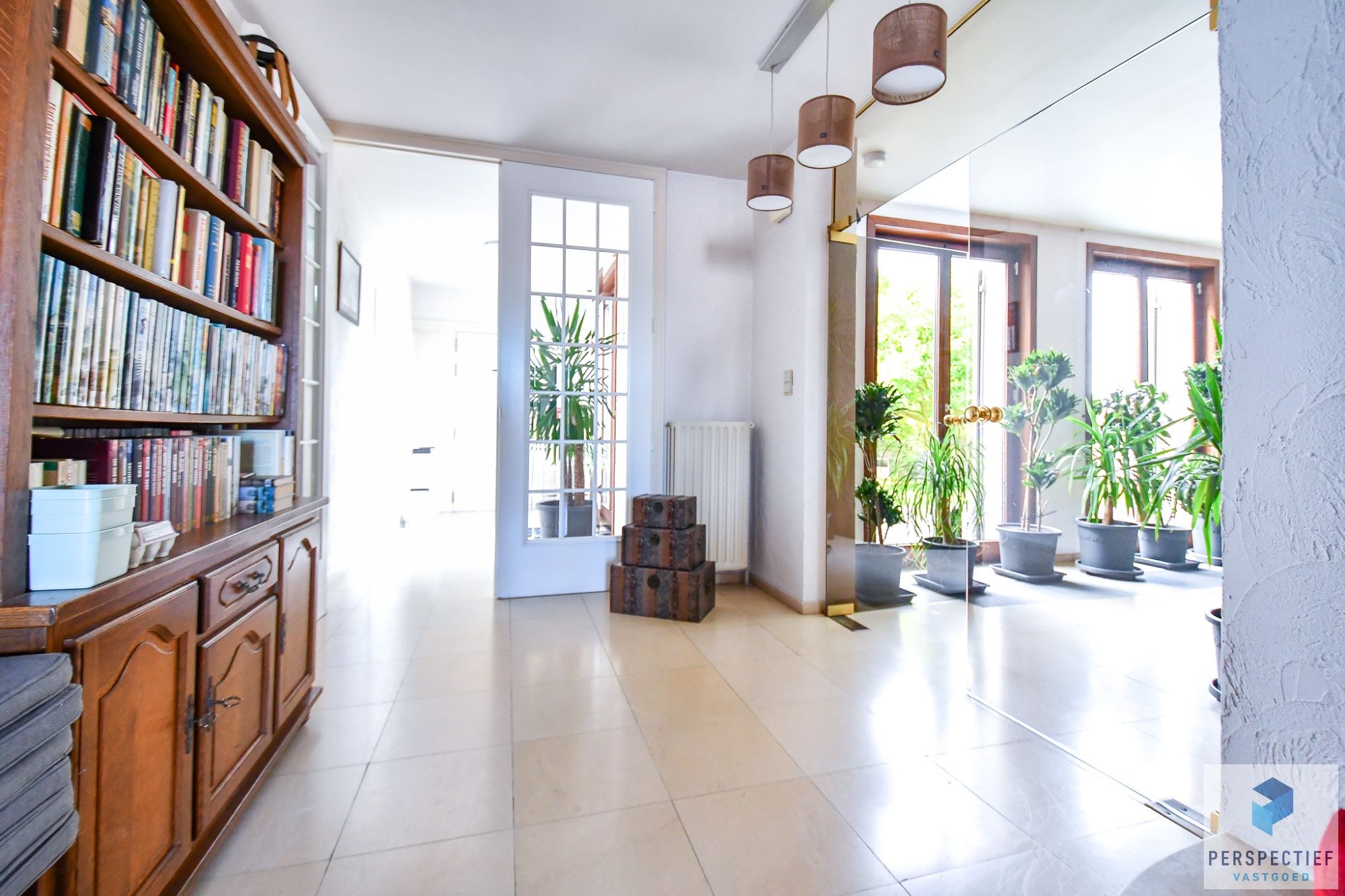 Grote villa met 4 slaapkamers met benaderende grondoppervlakte van 1438m² foto 12