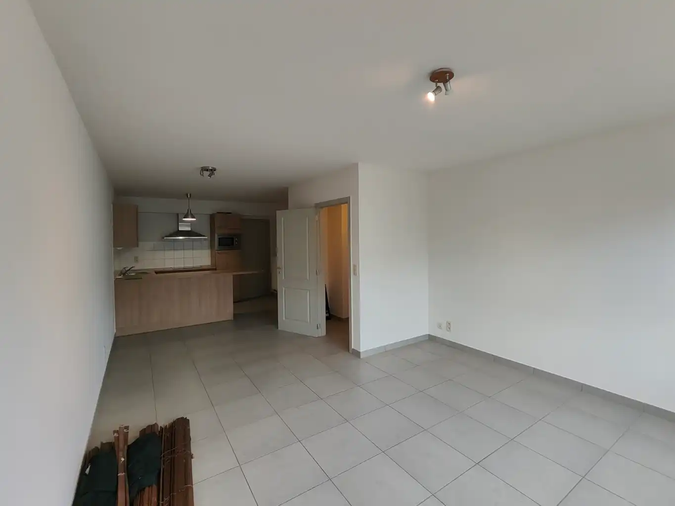 Gelijkvloers app. met 1 slaapkamer en autostaanplaats! foto 2