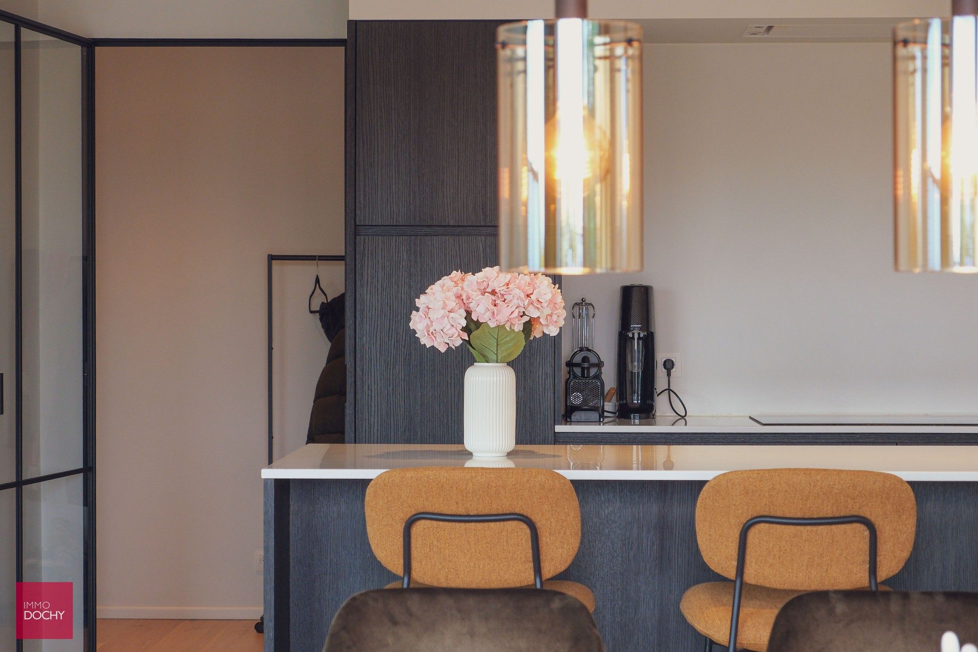 Prachtig afgewerkt appartement met ruim zonneterras centrum Waregem foto 4