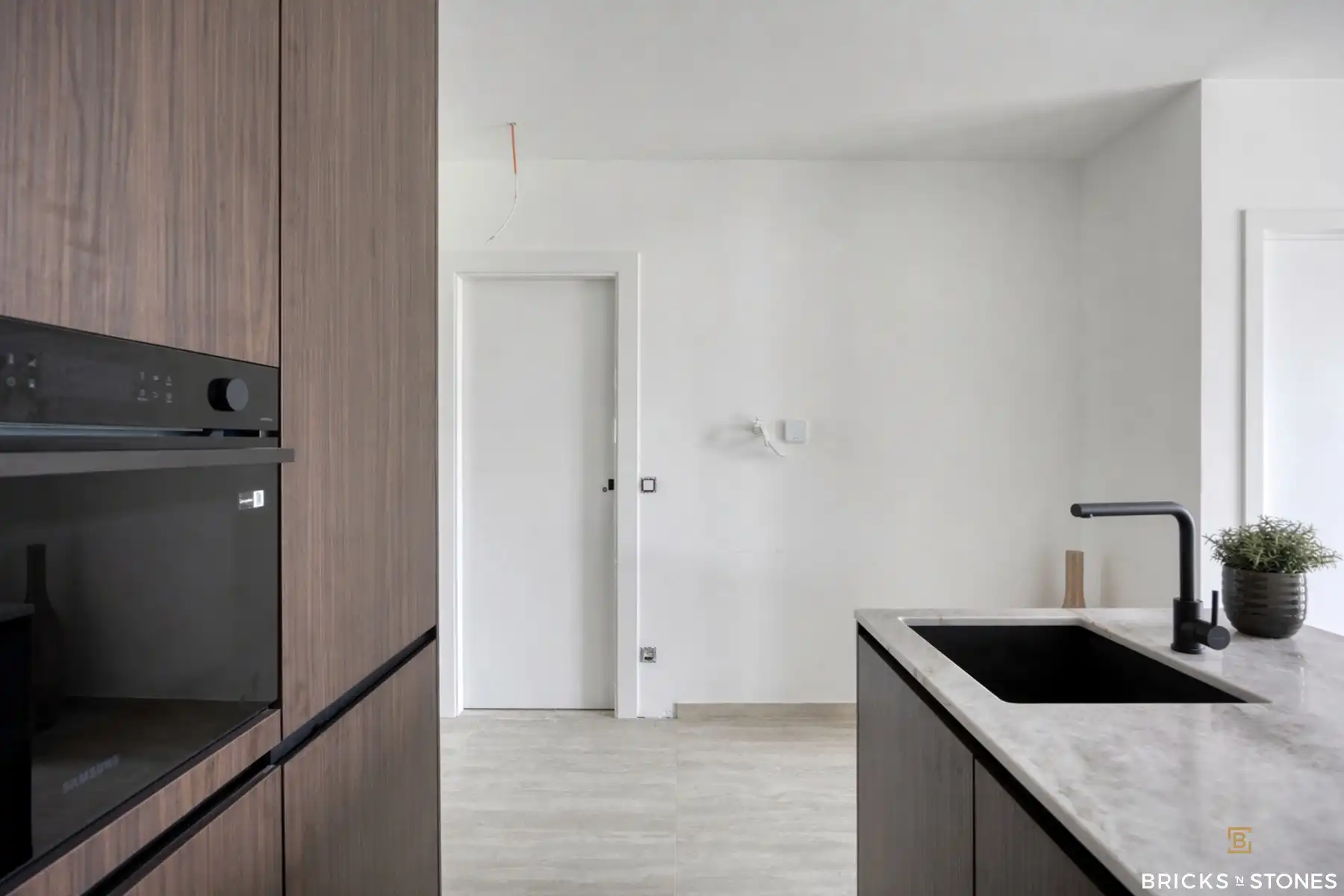 Luxe nieuwbouw appartement met 2 slaapkamers en terras foto 9