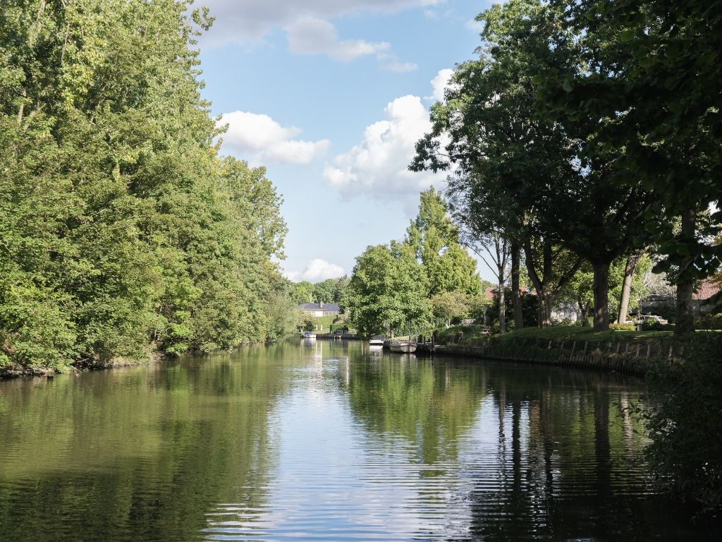 Vrijstaande villa (te renoveren) op slechts 50 meter van de Leie foto 11