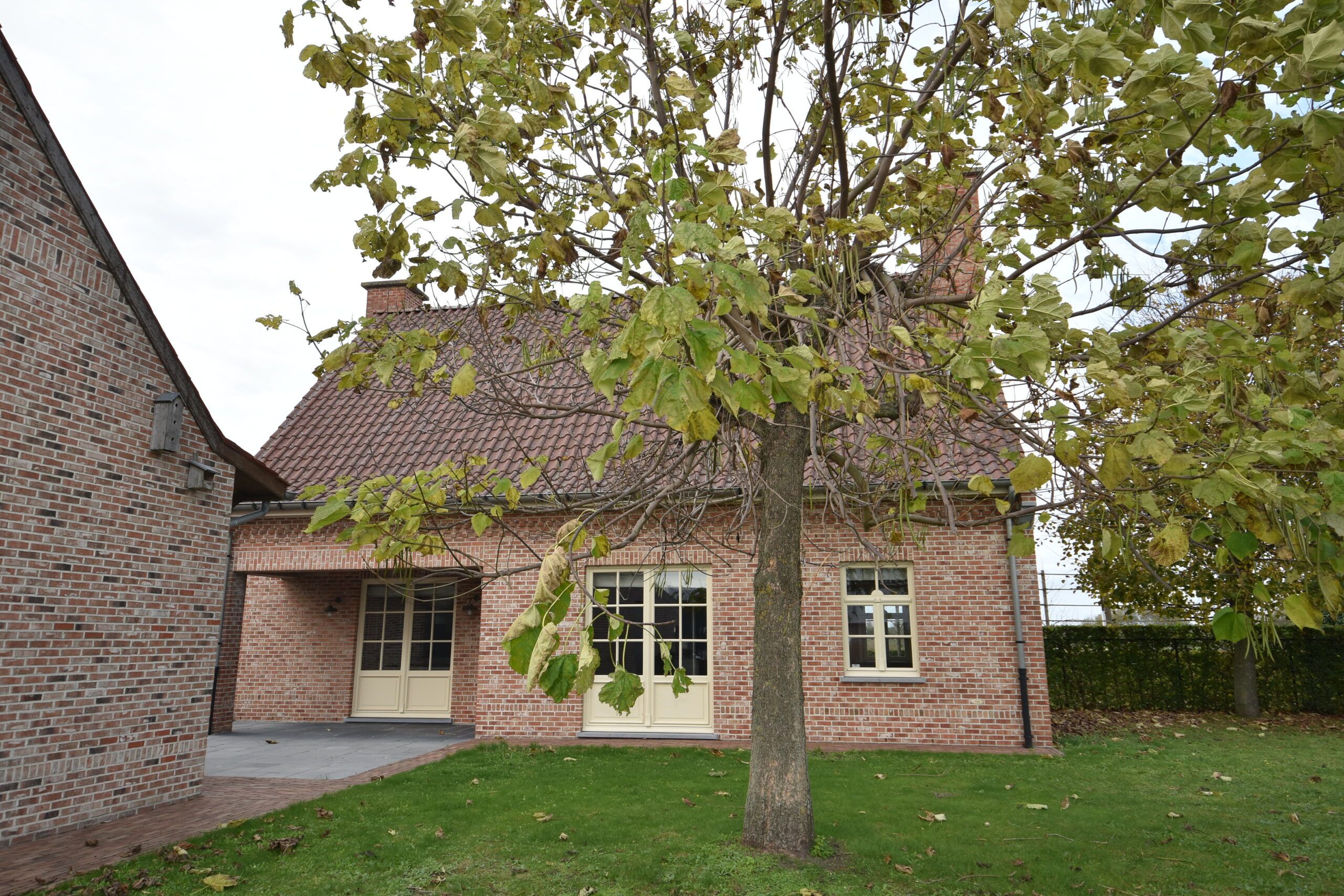 Landhuis met bijgebouw (kantoor+garage) in Moerbeke foto 15