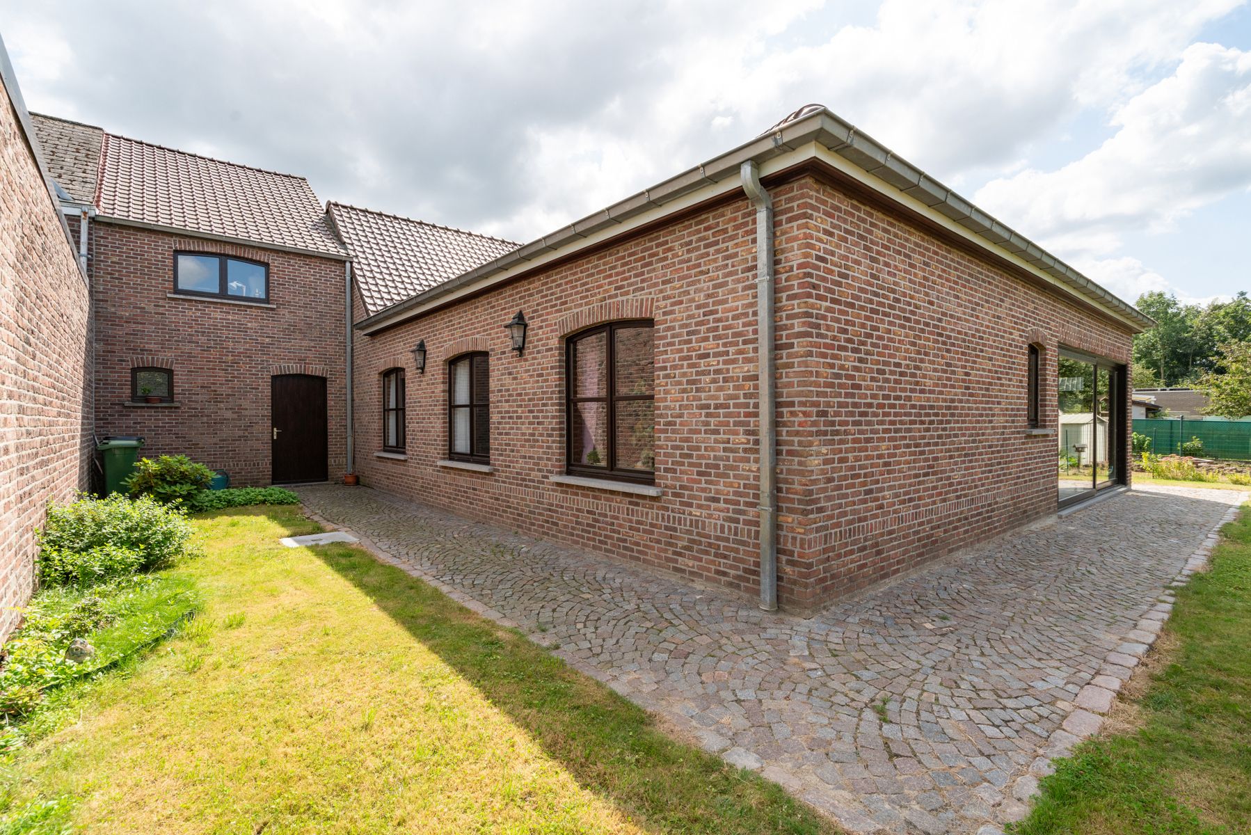 Ruime halfopen bebouwing met 3 slaapkamers  foto 15