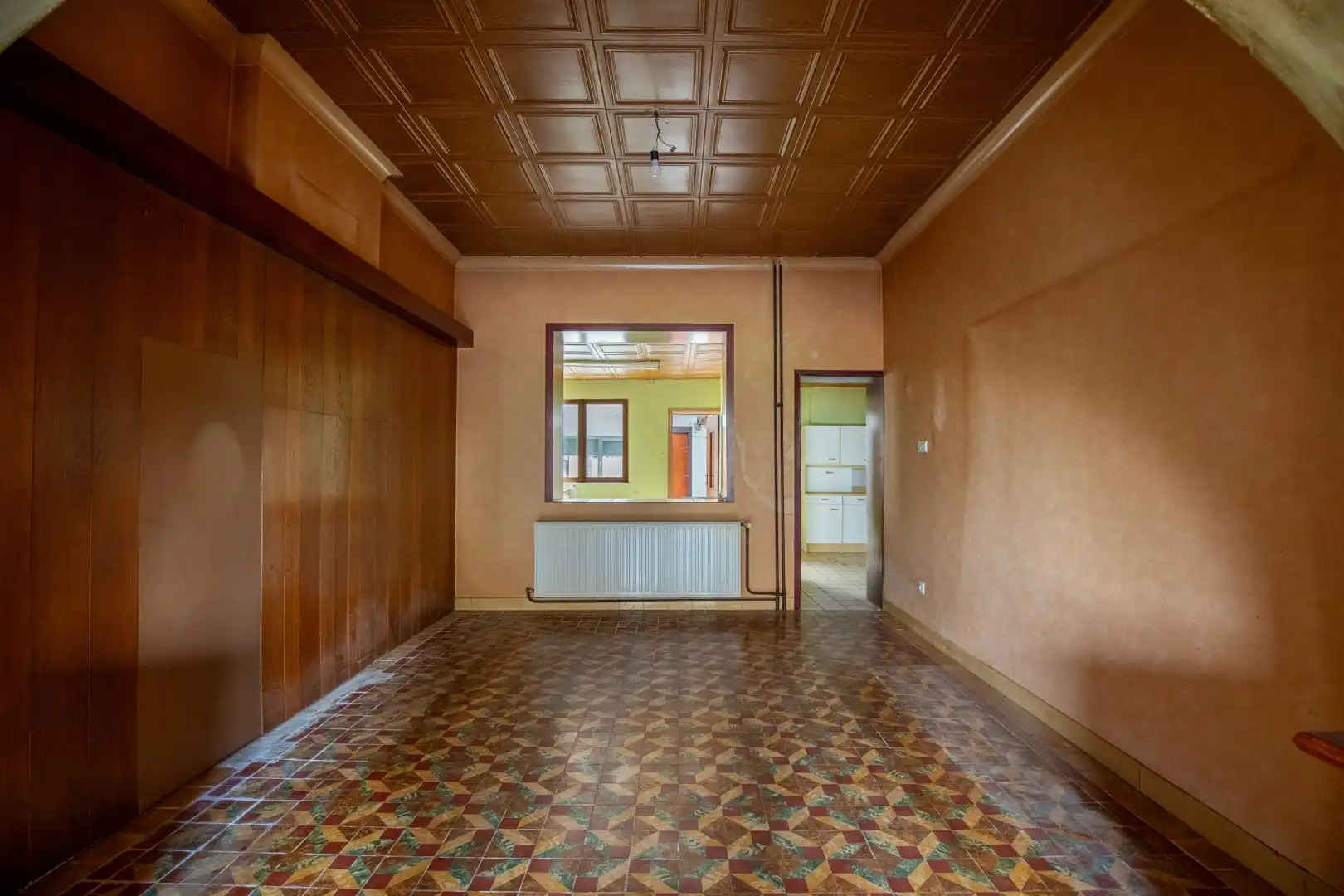 Woning in het centrum met loods of magazijn foto 12