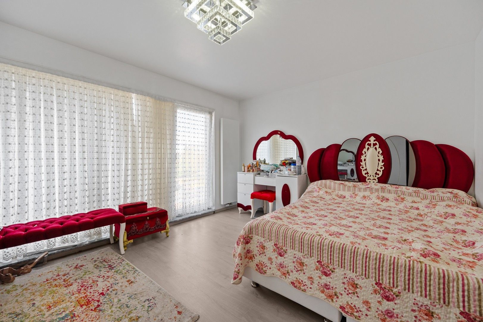 Grote eengezinswoning met polyvalente ruimte en zonnige tuin foto 5